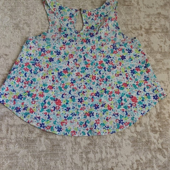 Arizona Jeans Co. Floral Crochet Tank Top - Picture 13 of 15